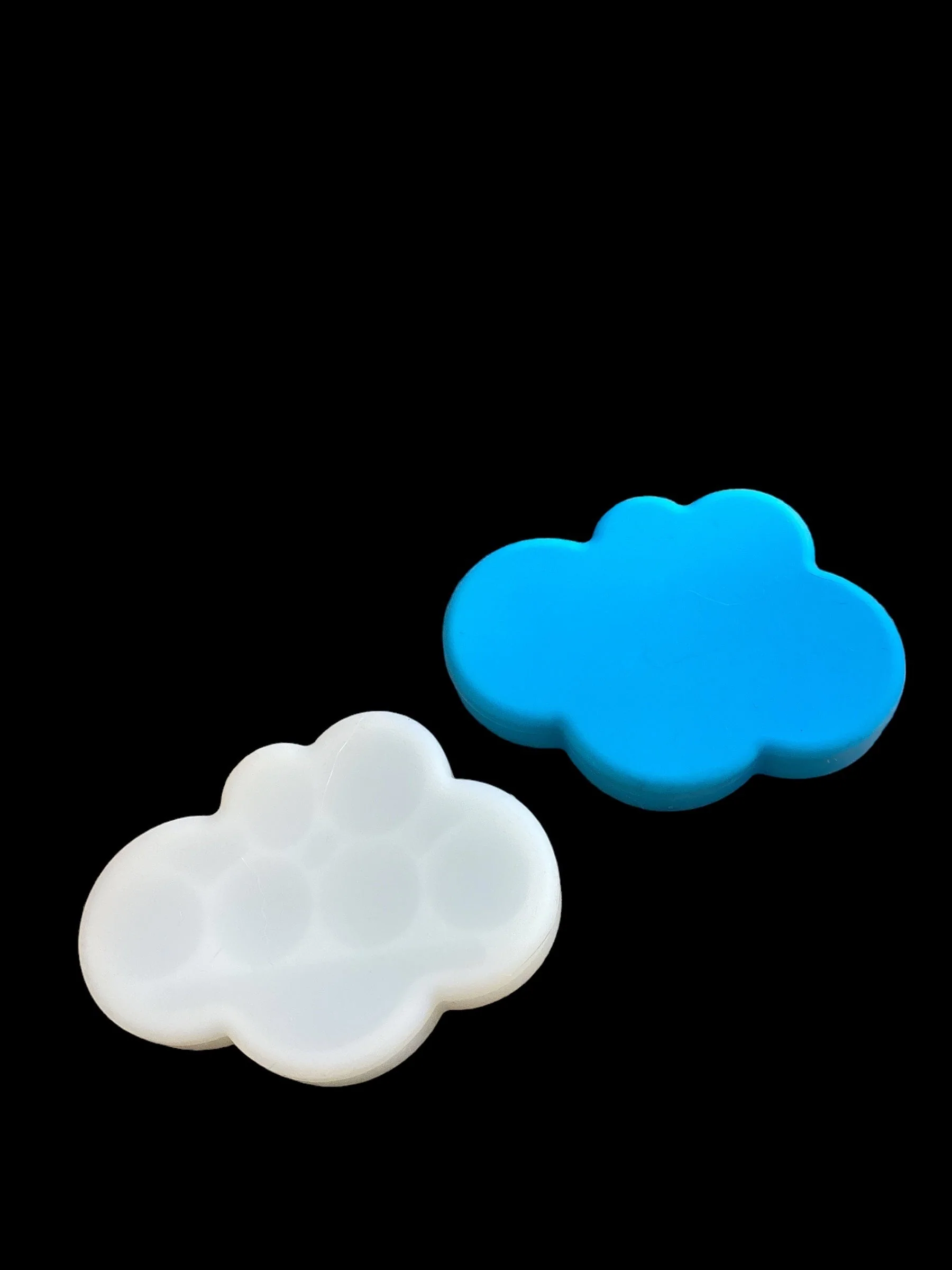 Large Cloud Silicone Container - Image 3