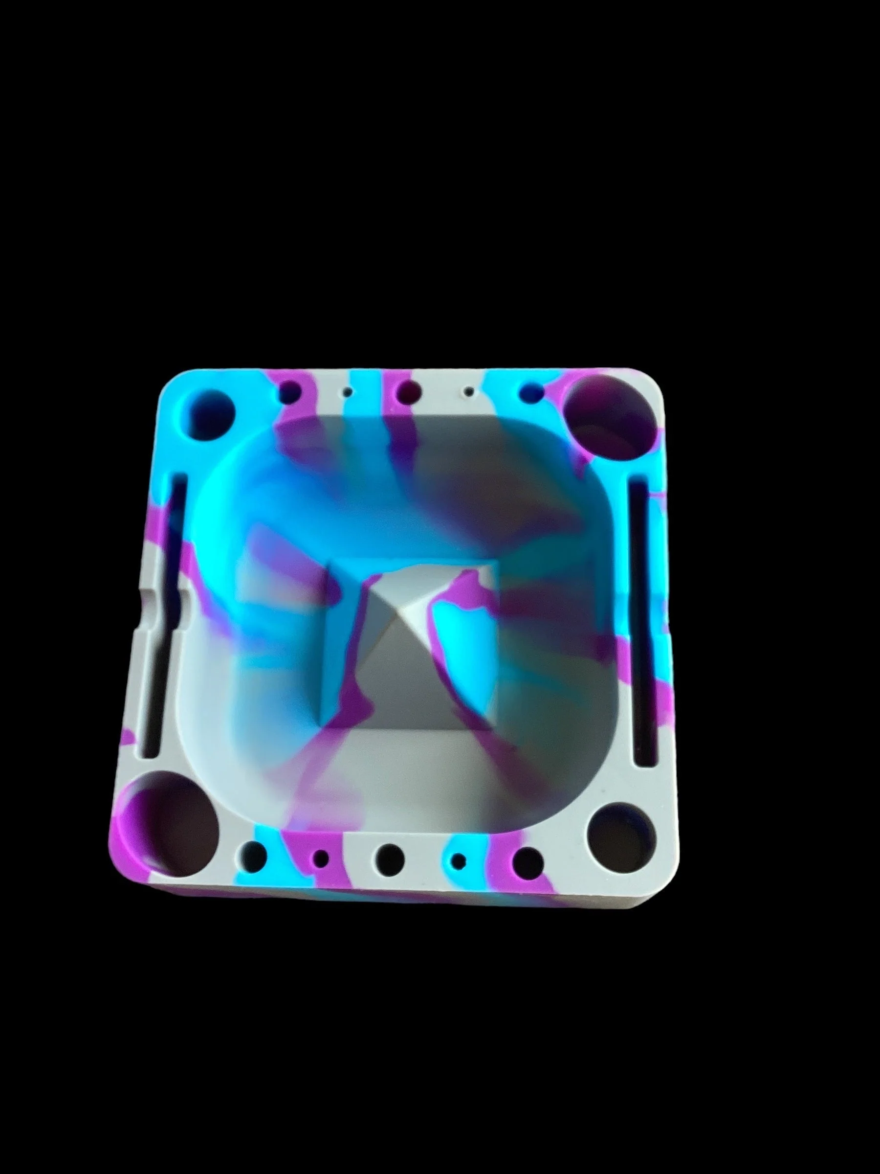 Silicone Ashtray with Tool Slots - Image 3