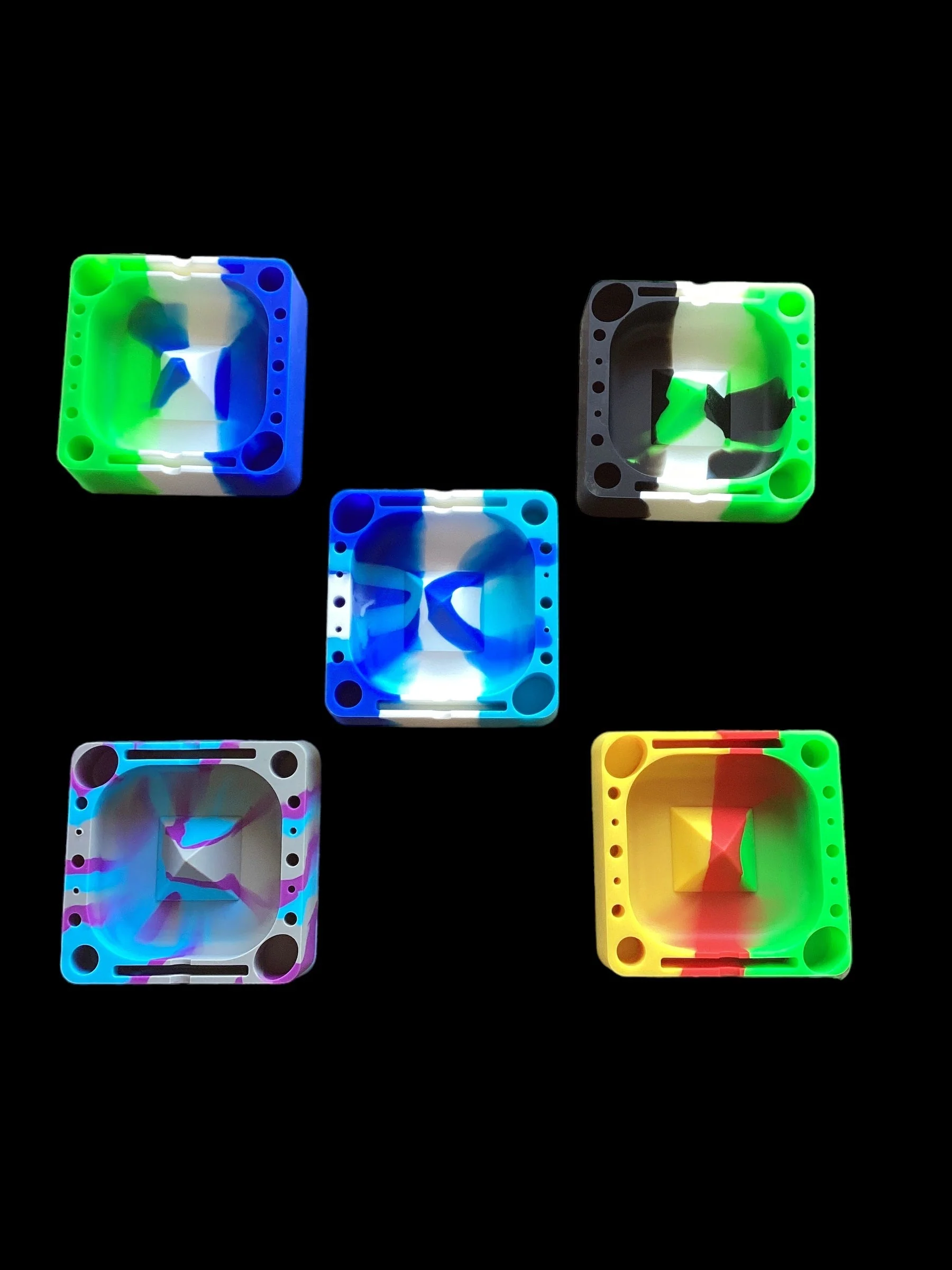 Silicone Ashtray with Tool Slots - Image 5