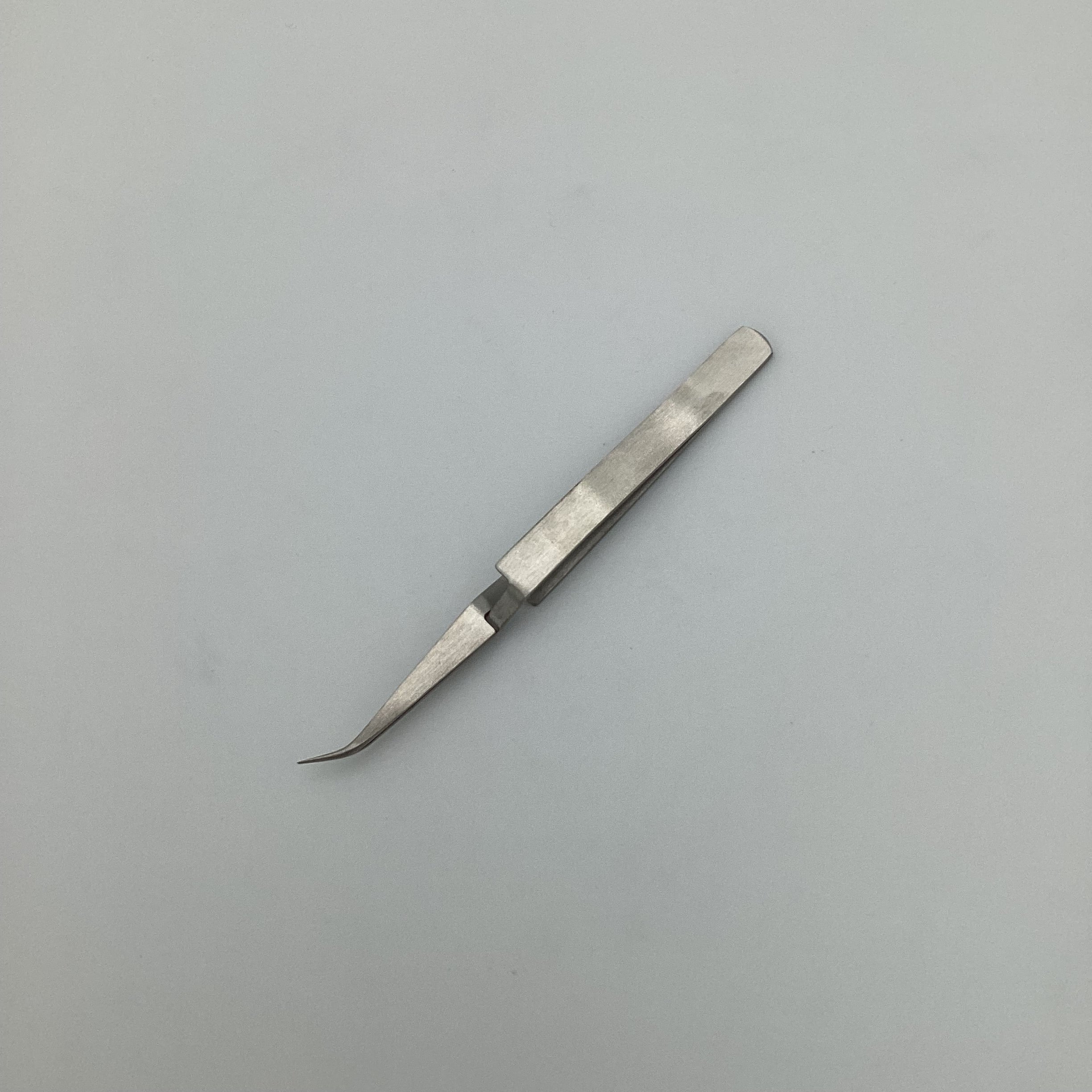 Tweezers