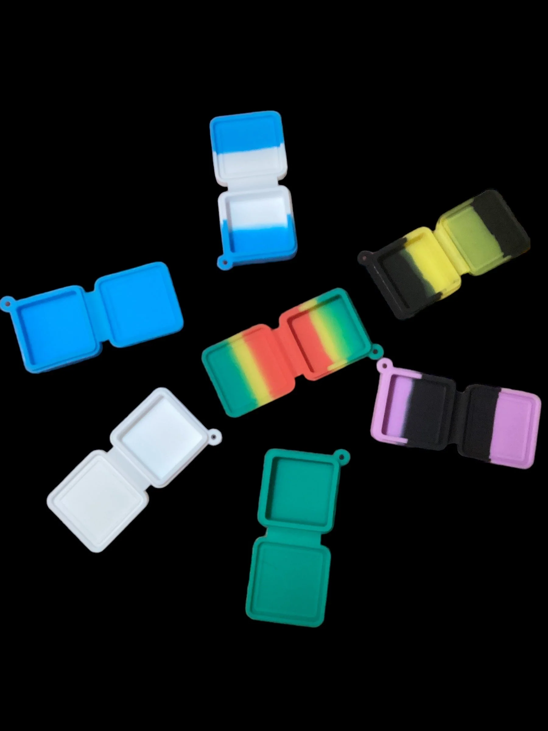 Small Square Silicone Container - Image 4